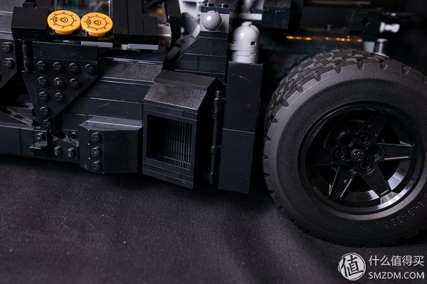 一不小心落坑裡：LEGO 樂高 76023 Tumbler 蝙蝠車電影版開箱