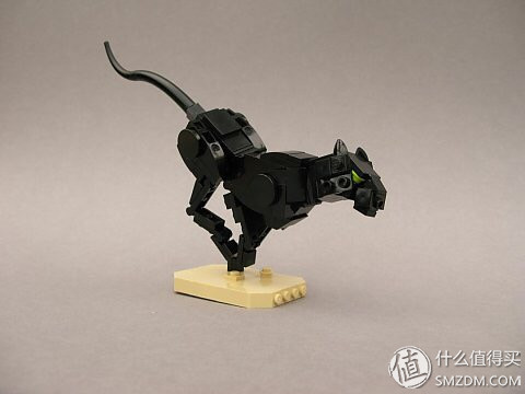 不一樣的樂高——LEGO MOC 奔跑的黑豹